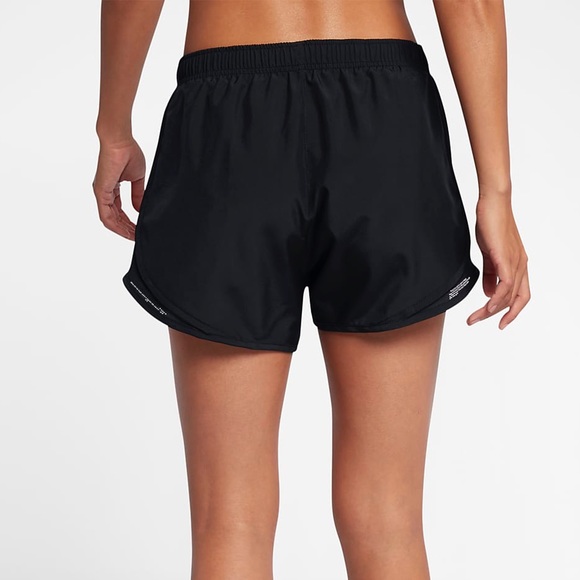 Sexy Essential Women’s Nike Dri-Fit Tempo Running Shorts, Plus Size 1X NWT - Picture 4 of 6